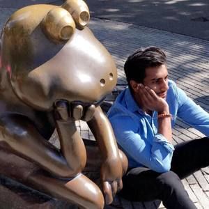 Meet your Posher, Hiren